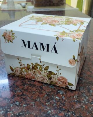 Solo para mamá!
DIA DE LA MADRE y ya empezamos a producir para ella ❤️💜
Edición especial de Red Velvet con crema de manteca 🫶🏼
Te esperamos para que la sorprendas como ella lo merece!