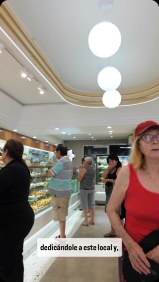 Volvimos!!
Los esperamos como siempre, para que vean nuestro nuevo local, mas lindo, mas grande, con más productos y como siempre la mejor atención ♥️